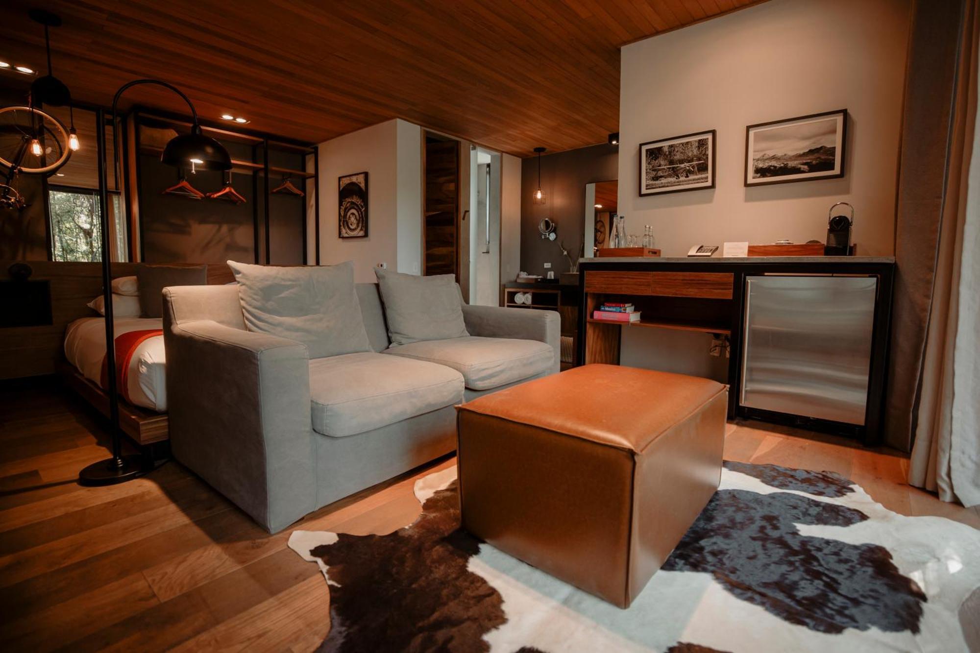 Deluxe King Suite,1758292023:JPEG